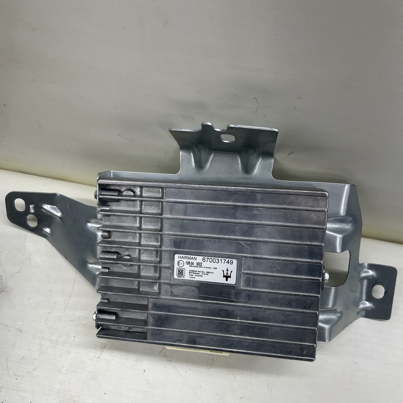 2014-2017 MASERATI QUATTROPORTE AUDIO SOUND AMP AMPLIFIER HARMAN W/ BRACKET OEM