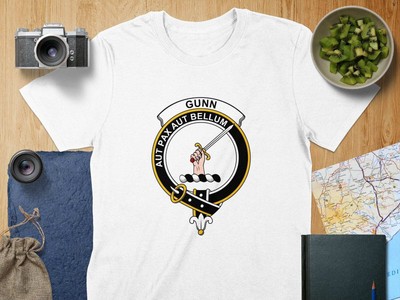 Gunn Clan Crest Scottish Unisex T-Shirt