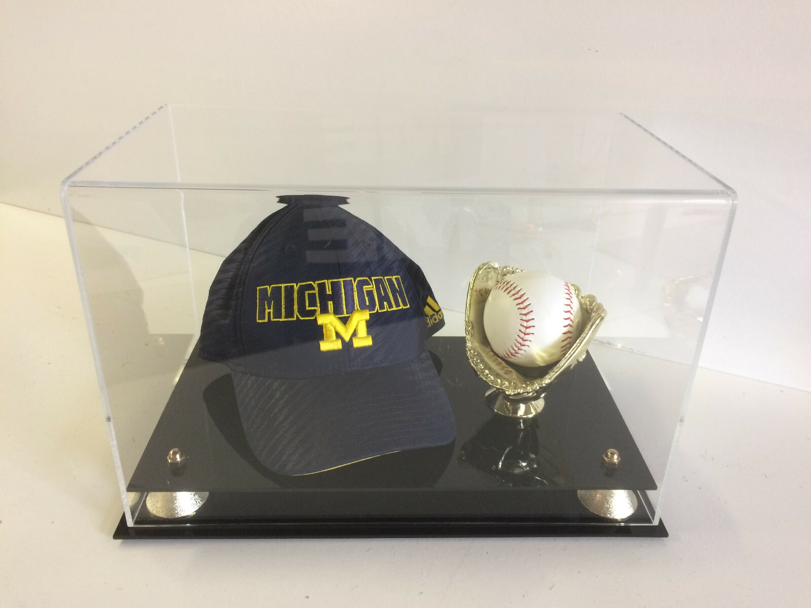 Holder And Ball Cap Case With Gold Riser Base