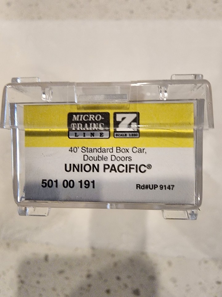 Unique Z Scale Micro Trains Line Union Pacific 40' Box Car Double Doors