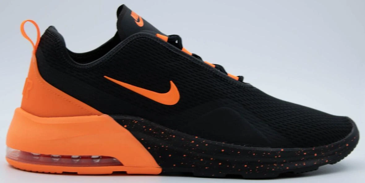 Preços baixos em Nike Air Max Motion 2 Black Flash Crimson
