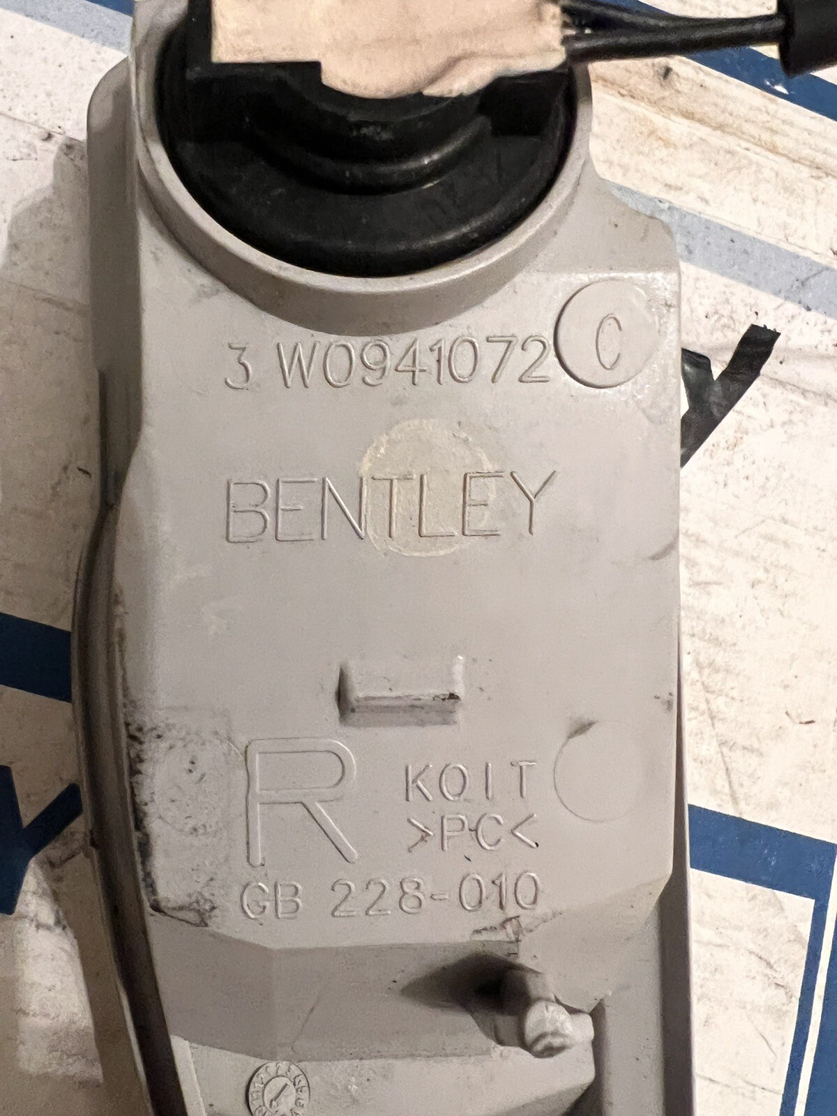 2004 - 2011 Bentley Continental GT GTC Right Reverse Light Oem