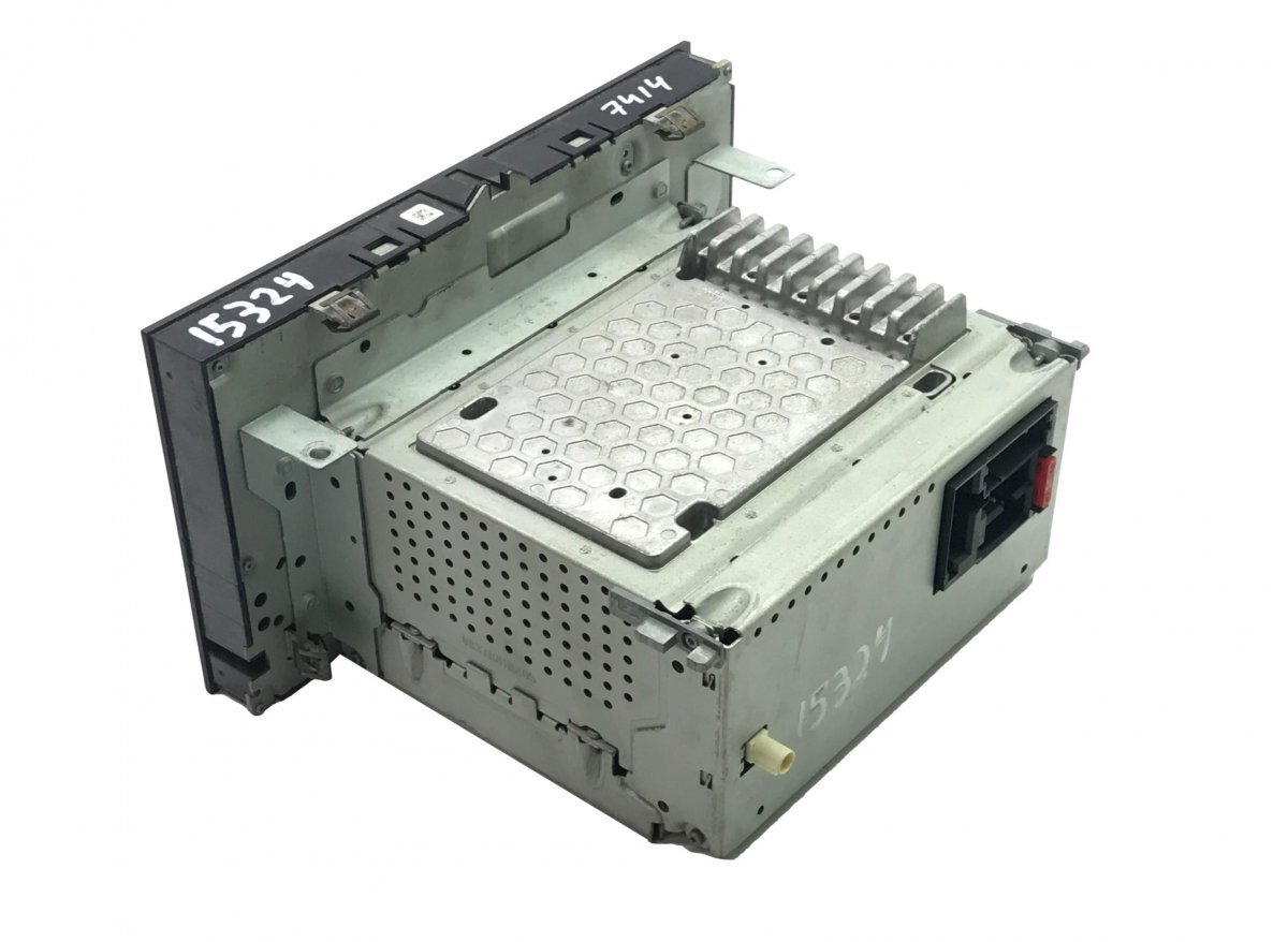 A0004467662 7620000236 Radio W/ Navi System BOSCH MERCEDES Actros  