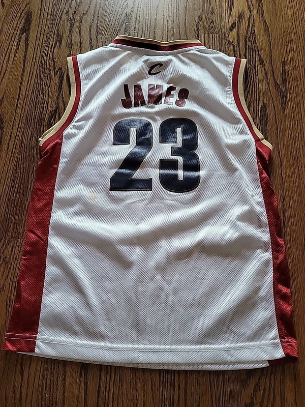 Reebok Lebron James Jersey Cleveland Cavaliers Youth Medium 10-12 Basketball 