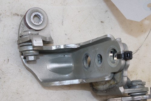 2015-2023 Ford Mustang Right Door Hinge Set OEM IM25 - Picture 2 of 6