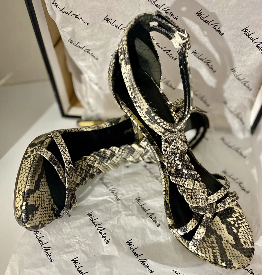 Sandalia serpiente natural de tacón alto Michael Antonio, Tenga, talla 8. Estado nuevo. Foto 2 de 4