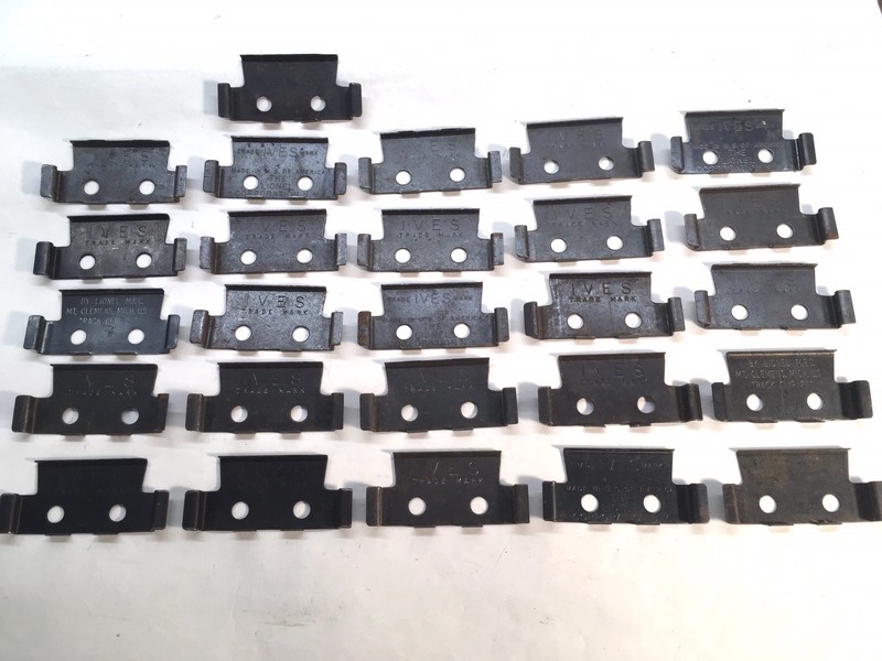26 Ives / Lionel & Ives Stamped Track Clips 0 and O27 Ga.