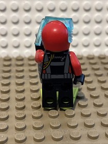 Lego City 60153 Beachgoer Scuba Diver Minifigure