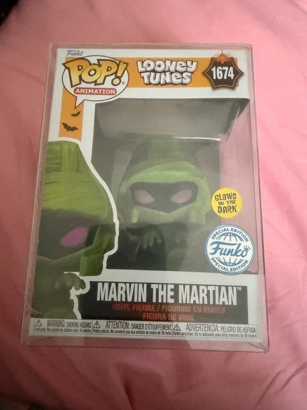 Funko Pop! Looney Tunes #1674 Marvin the Martian Halloween GitD Special Edition