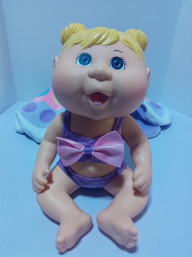 Cabbage Patch Kids Deluxe Vinyl Newborn Butterfly Bath Time Blue & Towel - Picture 3 of 4