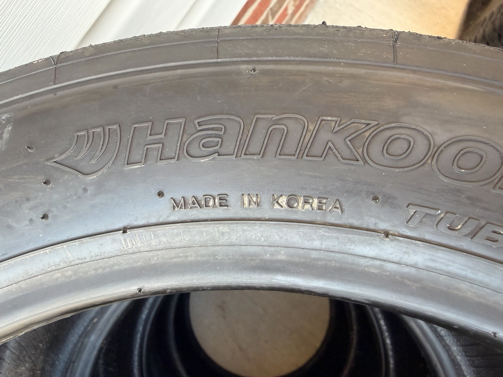 Praga R1 2026 LEFT Tire