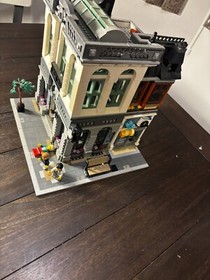 LEGO Creator Expert: Brick Bank (10251) Read Description