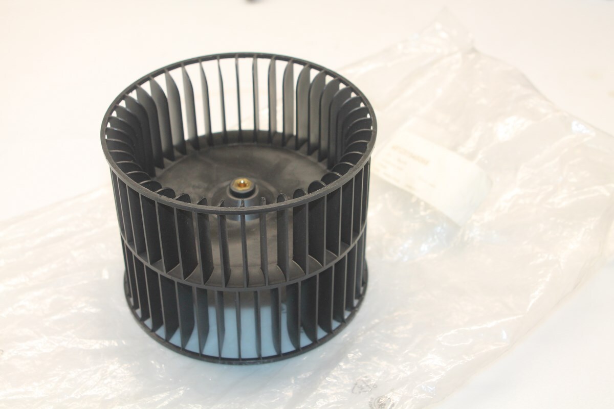 Turbine de hotte Whirlpool Bauknecht 481251548066 d'origine en plastique noir résistant