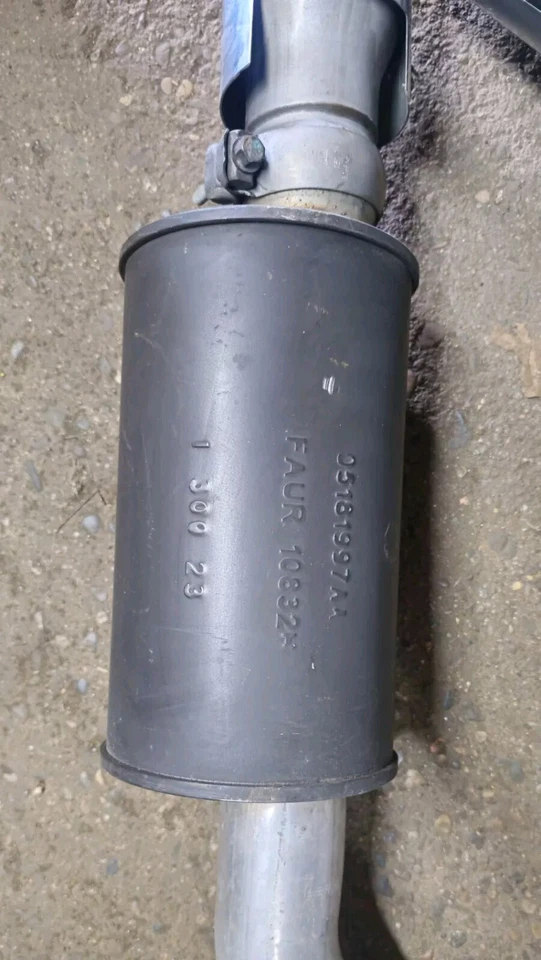 Silenciadores de escape traseros Dodge Charger 2015-2023 Foto 4 de 4