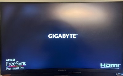GIGABYTE M32QC 32'' 165Hz QHD KVM VA LCD 1500R Curved Gaming Monitor - Black