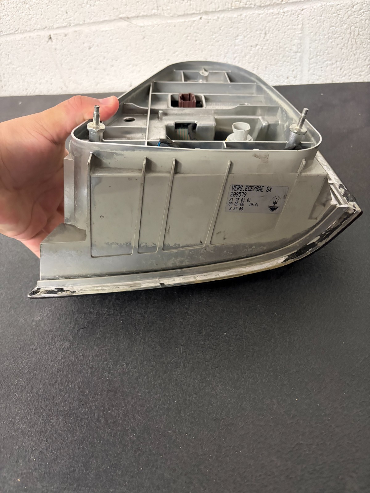 09-13 Maserati Quattroporte M139 Left Side LED Tail Light Lamp 208579 OEM