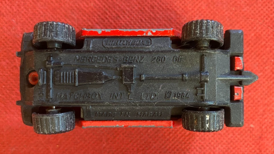 MATCHBOX LESNEY Modellino Jeep MERCEDES BENZ 280 GE RESCUE UNIT (1984) 1:64 - Immagine 3 di 3