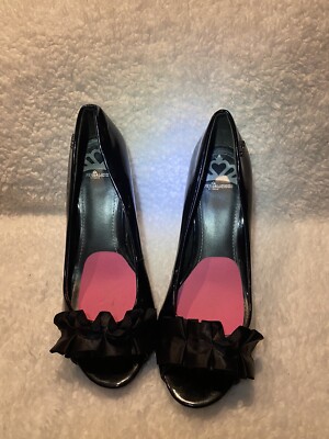FERGALICIOUS by FERGIE -  Glamorous  Size 8M Peep toe pump black patent 3.5 Heel