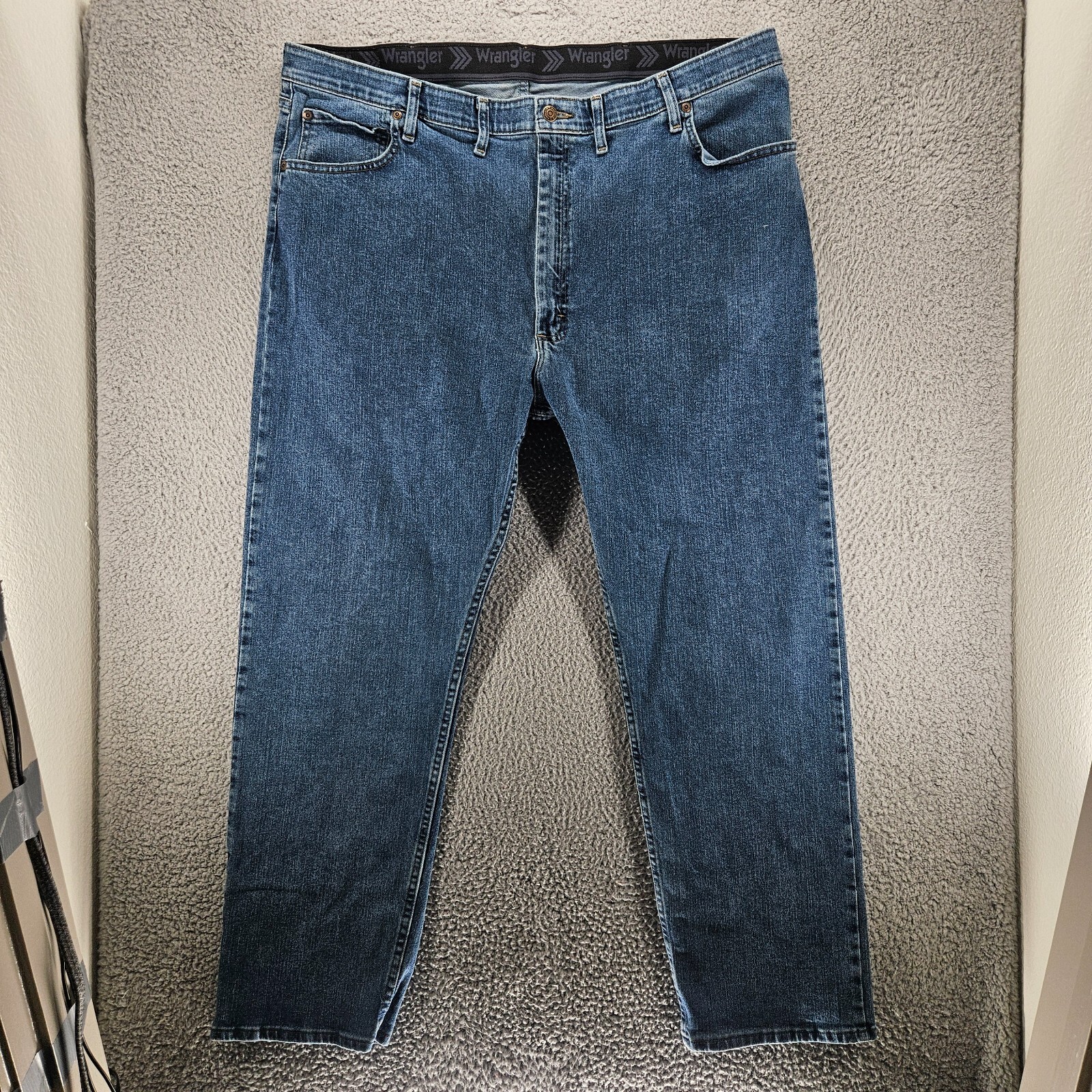 Mens Size 44x30 Actual 42x30 Regular Fit Elastic Waistband