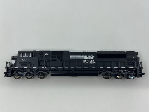 Spur N Kato Norfolk Southern SD80MAC angetriebene Diesellok NS #7204 | Zustand: Used