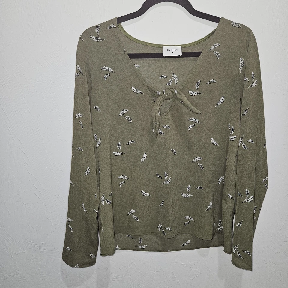 Everly Blouse Women's Small Green Feathers Long Sleeve Tie Shirt Top Bohemian - Image 2 of 4