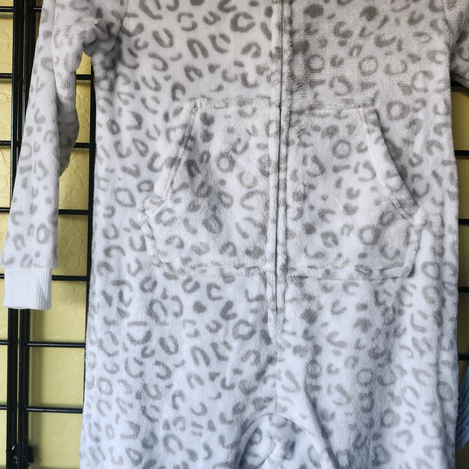 Mono pijama de leopardo con capucha gris polar de felpa Cat & Jack para niña talla 6/7 Foto 4 de 4