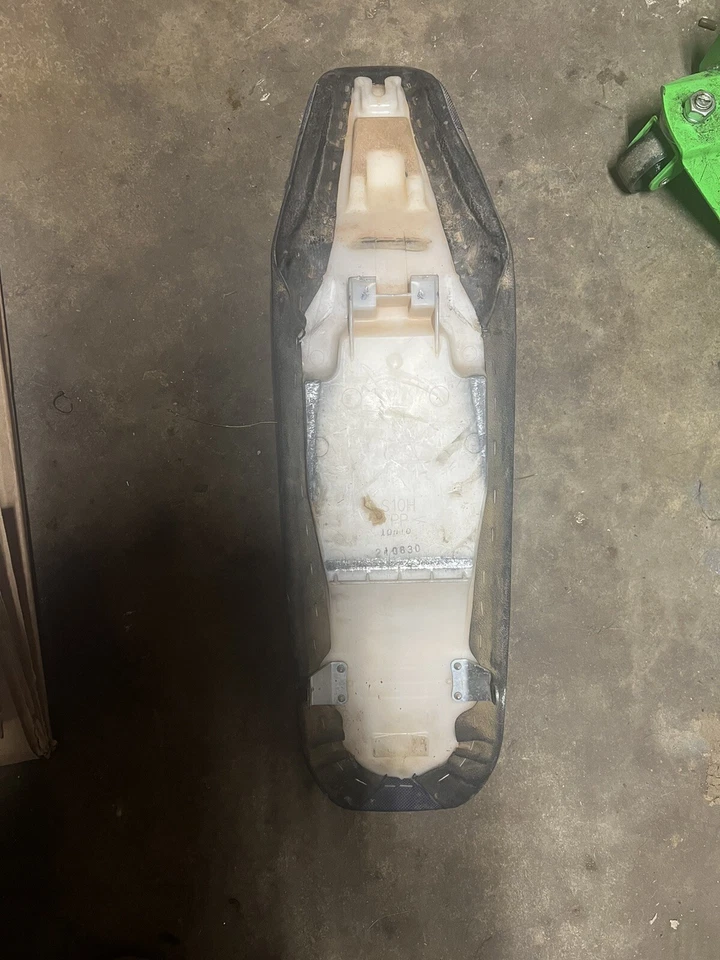OEM Seat 2007-2009 SUZUKI RMZ250 RMZ 250 SEAT SADDLE 45100-10H01-DNA RMZ450 - Image 2 of 2