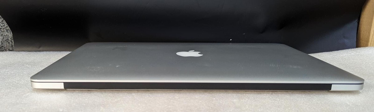 MacBook Pro (Retina, 15-inch, Mid 2015) 2.2 GHz Intel Core i7