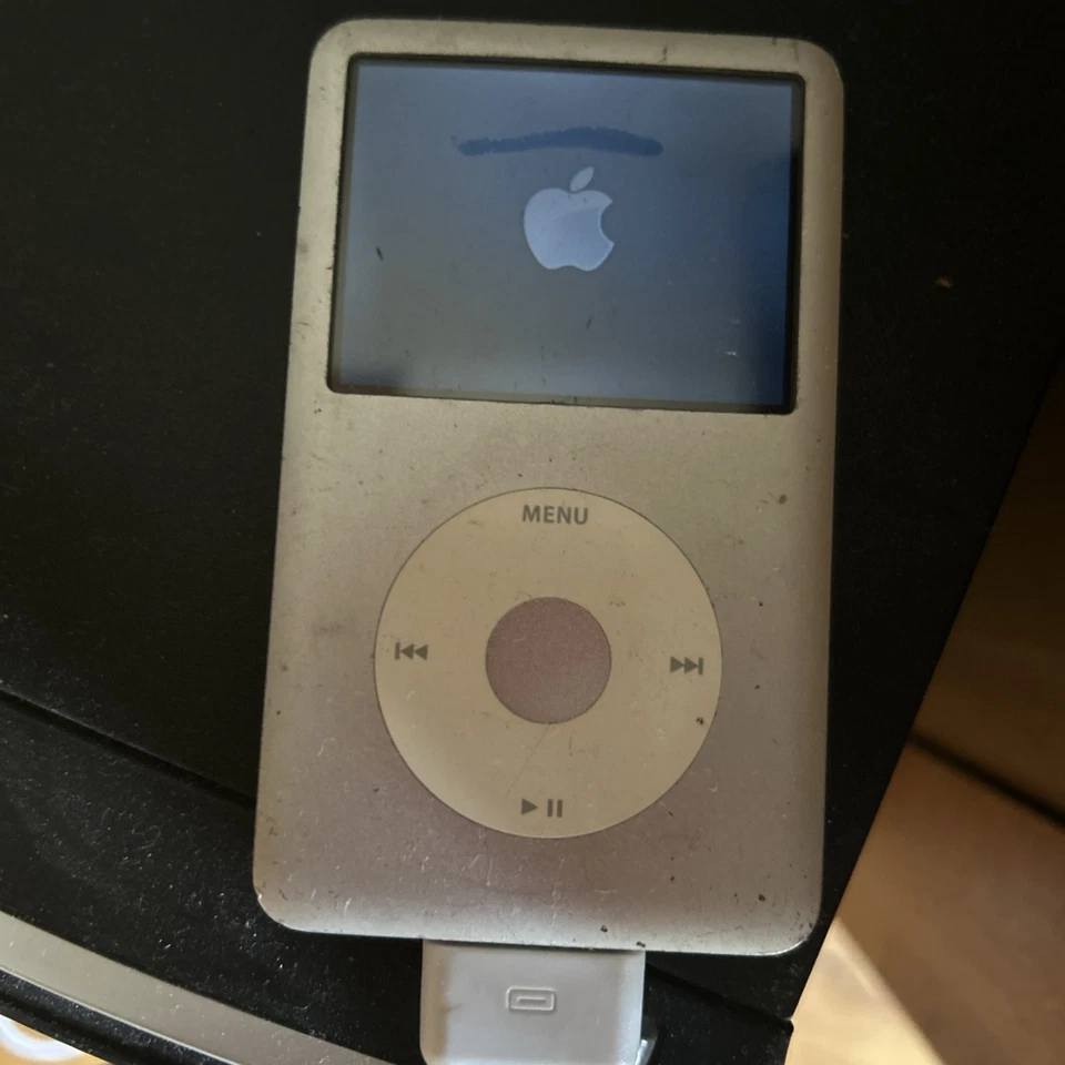 Apple iPod Classic 6th Generation Gen 80GB Silver - MP3 MP4 Music Player Bundle - Image 3 of 4
