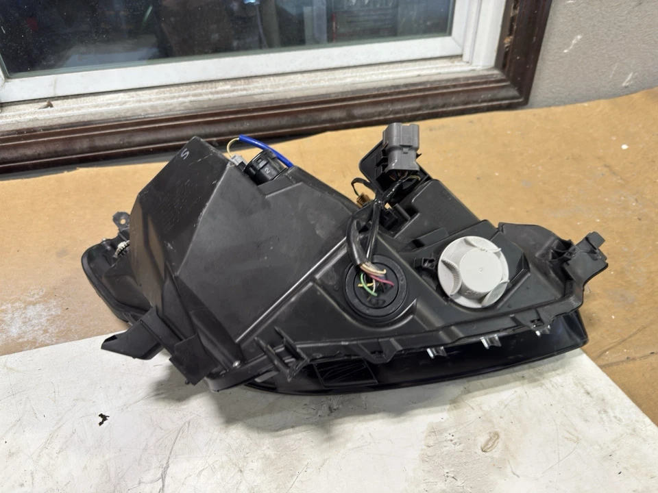 Conjunto de faros OEM, para un Toyota GR86 o Subaru BRZ 2021-2024. Foto 4 de 4