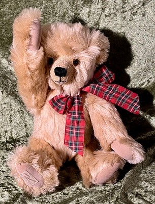 Dean's großer blonder Teddybär, signierte Pfote, Schottenkaro Schleife, lange Schnauze, Sammlerstück