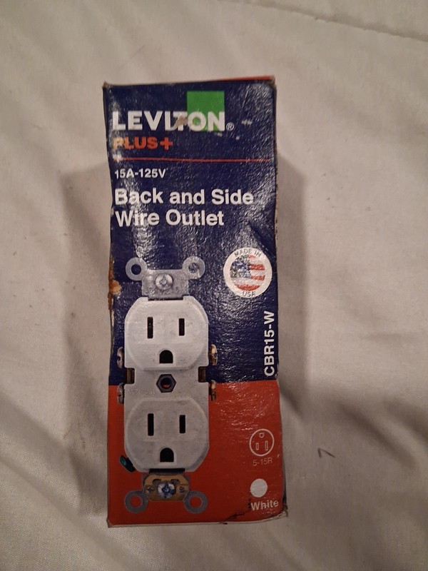 LEVITON PLUS BACK AND SIDE WIRE OUTLET 15 AMP 125V #CBR15-W  TOTAL QTY 7 OUTLETS