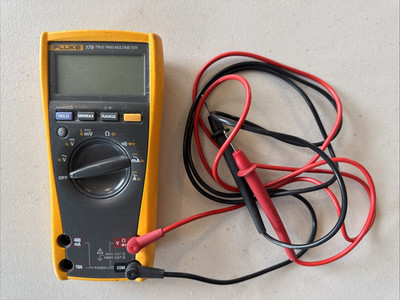 Fluke 179 True RMS Auto-Ranging Multimeter w/ Test Leads, CAT III 1000V