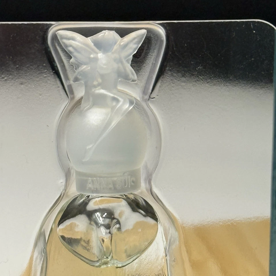 Anna Sui Secret Wish Eau de Toilette Mini / Tamaño de viaje .17 fl. oz. /5ml NUEVO Foto 3 de 4