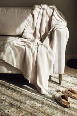 VORBESTELLUNG in JEDER FARBE 100 % Kaschmir Decke, brandneu 180 cm x 220 cm, 2-lagig. 