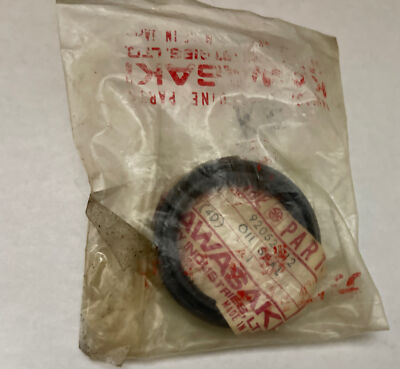 1 New NOS Kawasaki Oi Seal WTC40528 1974 - 1978 KZ400 -A -D -S OEM