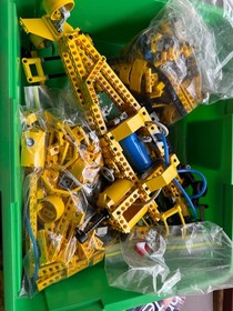 LEGO 8250/8299 Technic Submarine - COMPLETE  + extra pieces "EMPTY NESTERS"