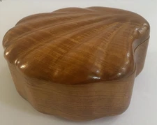 Vtg Wood Hinge Shell Scallop Shape trinket Jewel Keepsake box coastal Cottage 7”