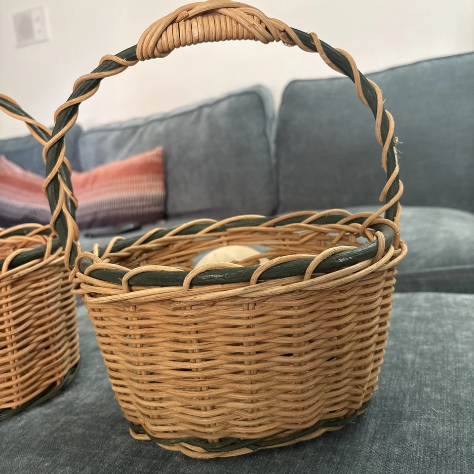 2 canastas de mimbre medianas vintage con inserto de azulejo de cerámica de Papá Noel 12" x 9,5" x 8" Foto 4 de 4