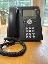 Avaya 9608G Global Gigabit IP Deskphone 700505424MP w/ Handset  Stand