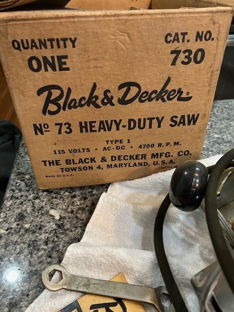 Vintage Black & Decker No. 73 Heavy Duty Saw original box - works - Image 2 of 2