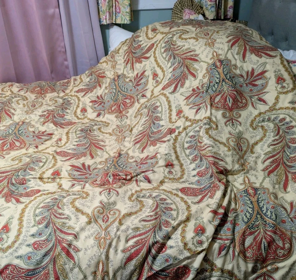 Rose Tree Floral Paisley Reversible Tufted King Size Comforter Red, Blue On Tan - Image 2 of 3