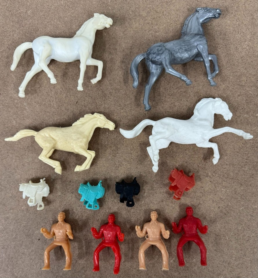 Lot of 4 Stuart original horses each w/ rider and Saddle Silver White ...