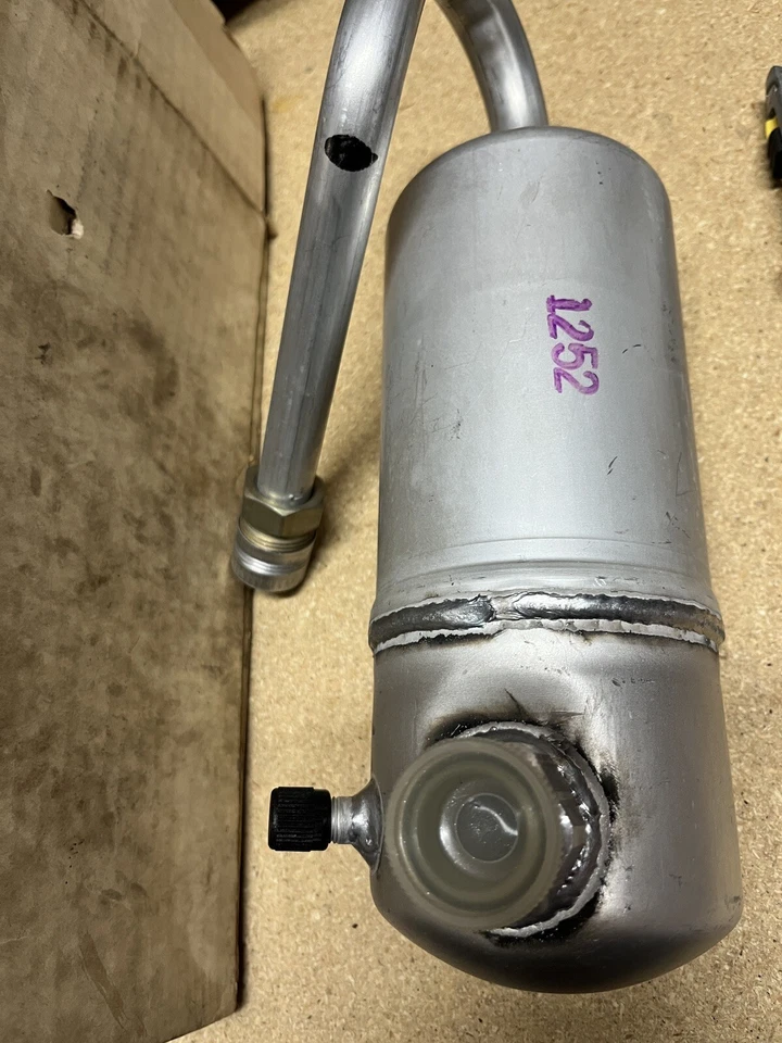 1977 78 79 NOS Chevy Caprice Impala AC 🧊 Accumulator Dehydrator GM 2724008... - Image 4 of 4