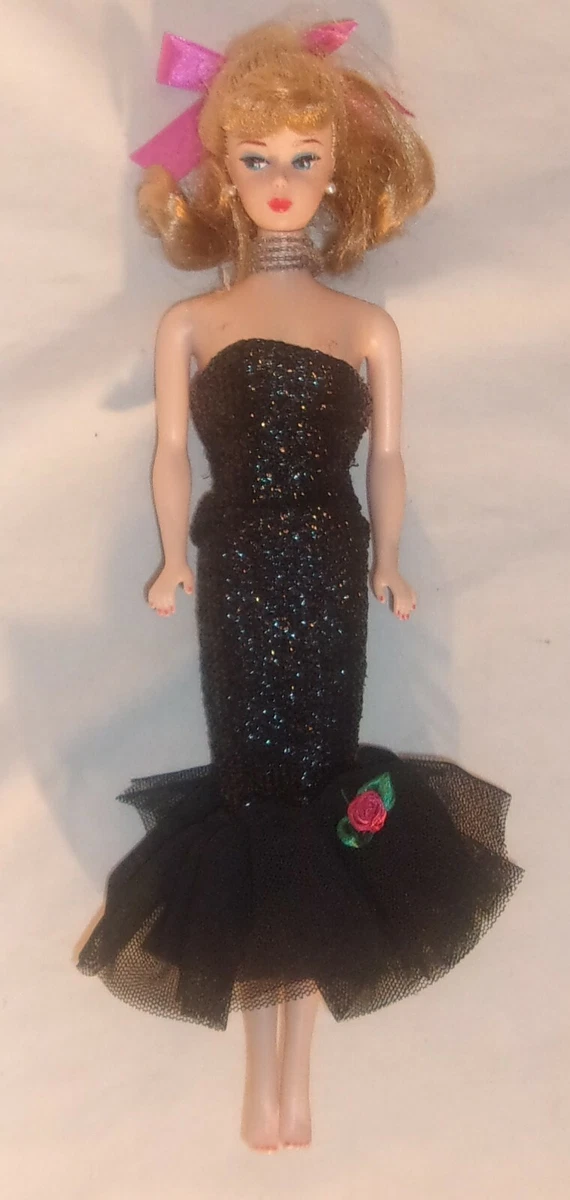 MATTEL BARBIE DOLL 1993 WITH BLACK DRESS VINTAGE STYLE LOOKS NICE