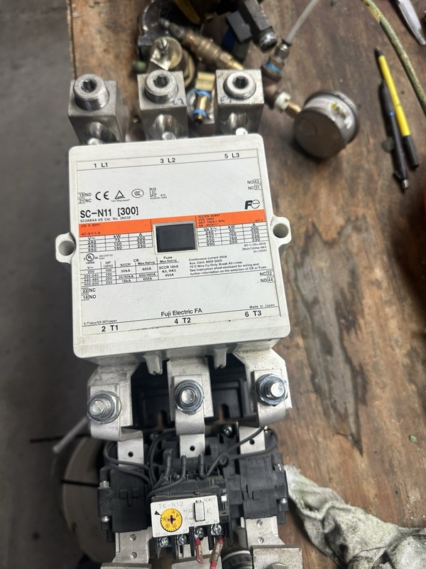 Fuji Electric SC-N11 (300) 3-Pole 300A AC Contactor 220V IEC AC-3 Heavy Duty