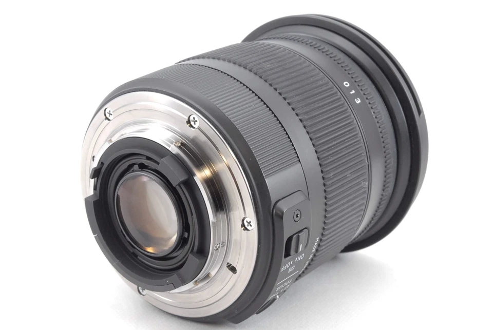 SIGMA 17-70mm F/2.8-4 DC Lens For Nikon F mount with Hood - Image 3 of 4