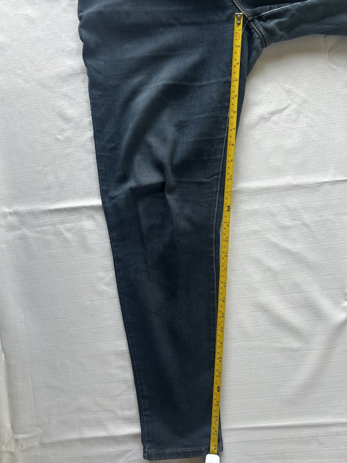 Michael Kors Women’s Jeans size 10 Med Wash (Izzy Skinny) thumbnail 5