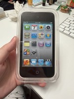 *Factory Seal* Genuine New iPod Touch 4th Generation A1367 8GB Black RARE VTG