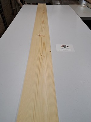 Astiges Kiefernholzfurnier - Naturholzplatte - 2120 mm x 160 mm